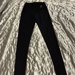 GYMSHARK LASER CUT THIGHS